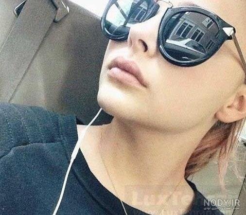  عکس دختر با عینک دودی و شال