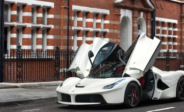  عکس پروفایل ماشین سفید لوکس و لاکچری