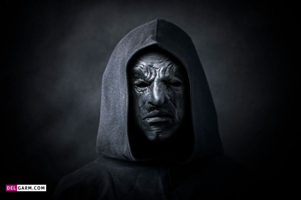  پس زمینه ترسناک