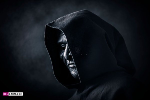  پس زمینه ترسناک