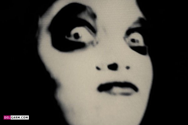  پس زمینه ترسناک