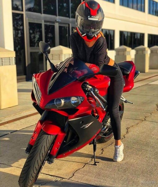 عکس دختر با موتور سنگین برای پروفایل