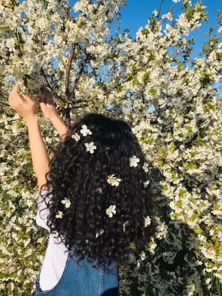  عکس دختر مو فرفری بدون چهره