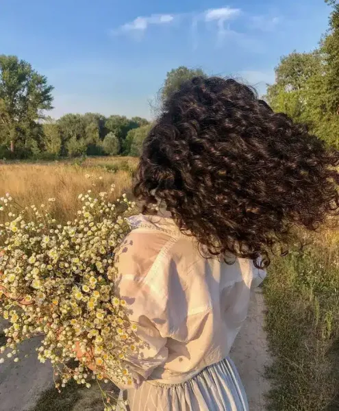  عکس دختر مو فرفری بدون چهره