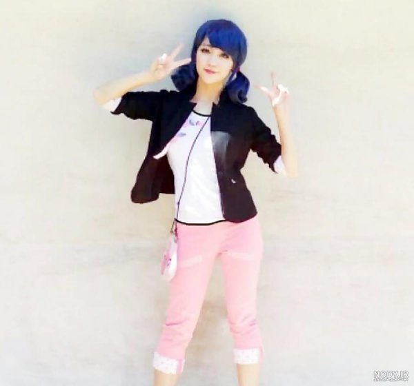  نقاشی السا و آنا و دختر کفشدوزکی