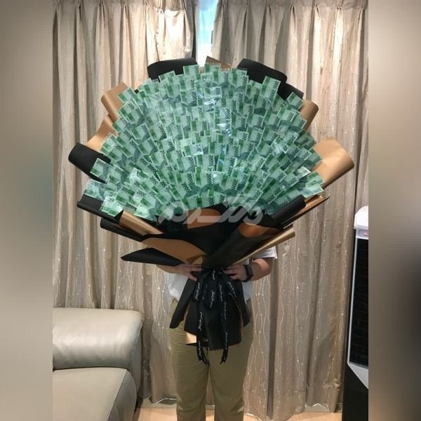  عکس دسته گل با پول برای کادو