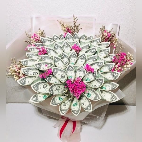  عکس دسته گل با پول برای کادو