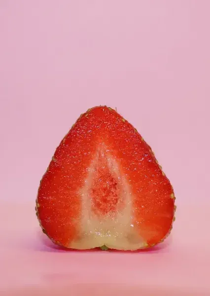  عکس توت فرنگی برای استوری