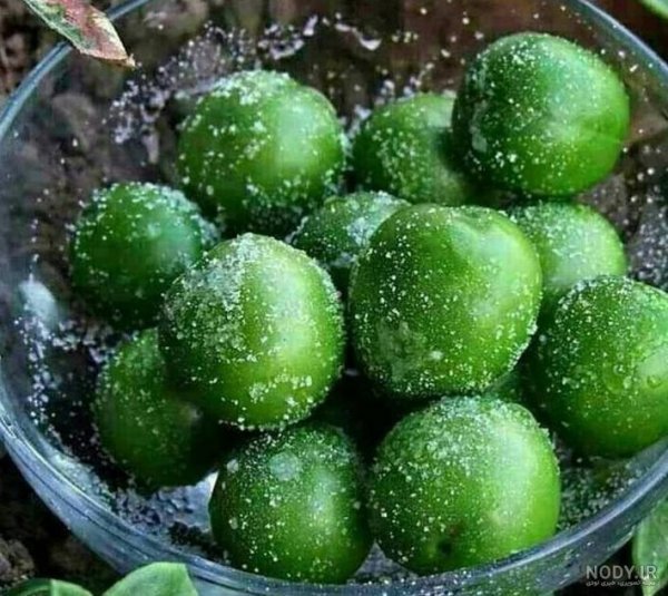  عکس گوجه سبز با نمک