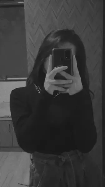  دانلفود عکس سیاه سفید لاکچری پروفایل