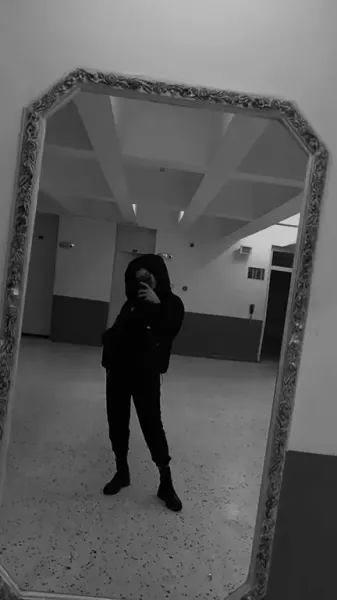  دانلفود عکس سیاه سفید لاکچری پروفایل