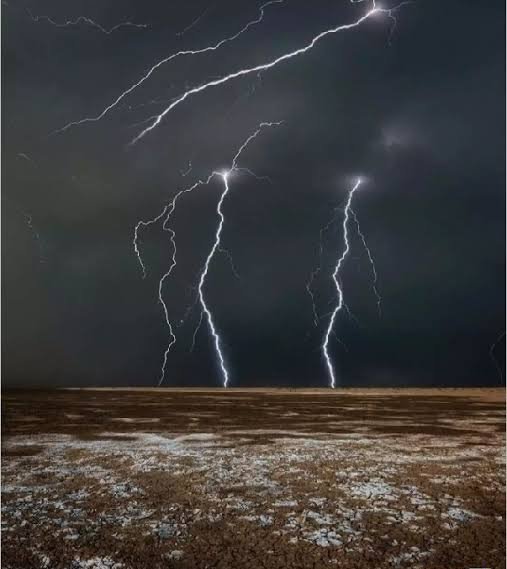  عکس رعد و برق نقاشی