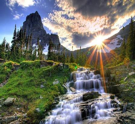  عکس آبشار طبیعی در جنگل سبز برای تصویر زمینه