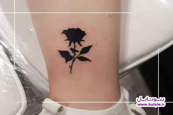 عکس خالکوبی مینیمال گل