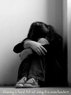  والپیپر دختر غمگین با کیفیت بالا برای گوشی
