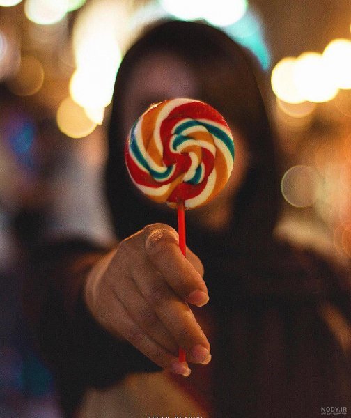  تصویر زمینه آبنبات های رنگی قلبی شکل با کیفیت