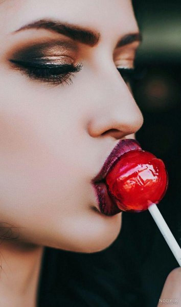  تصویر زمینه آبنبات های رنگی قلبی شکل با کیفیت