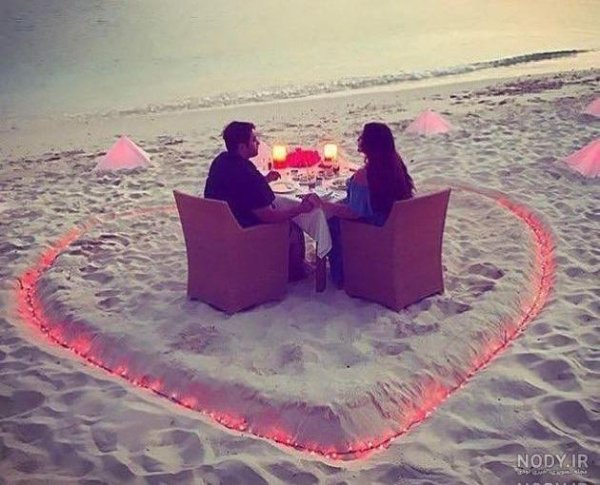  تصویر زمینه عاشقانه زن و مرد کنار ساحل دریا