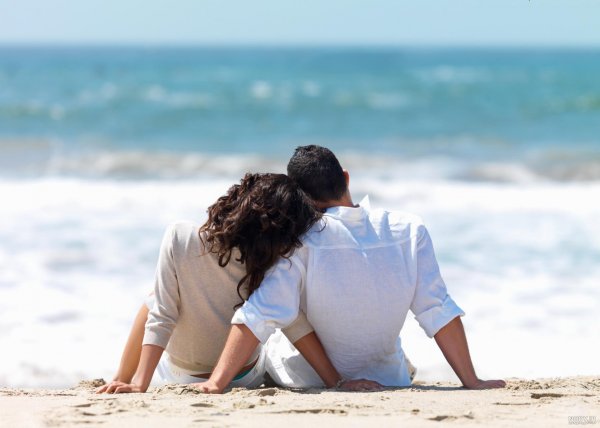  عکس زن و مرد کنار ساحل