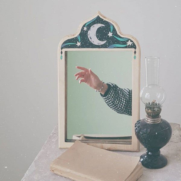 پروفایل تنهایی زن بدون متن