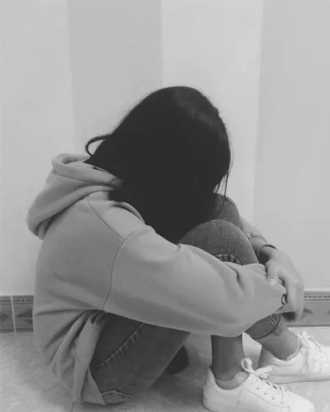  پروفایل تنهایی سخته