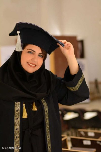  ژست عکس فارغ التحصیلی دانشگاه برای استوری