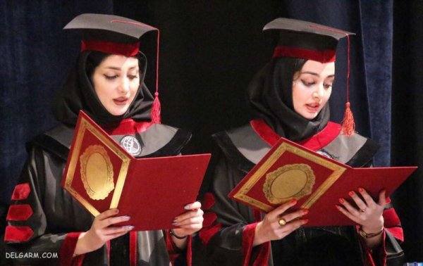  ژست عکس فارغ التحصیلی دانشگاه برای استوری