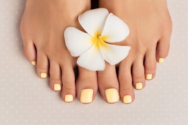  عکس طراحی ناخن پا تابستانی