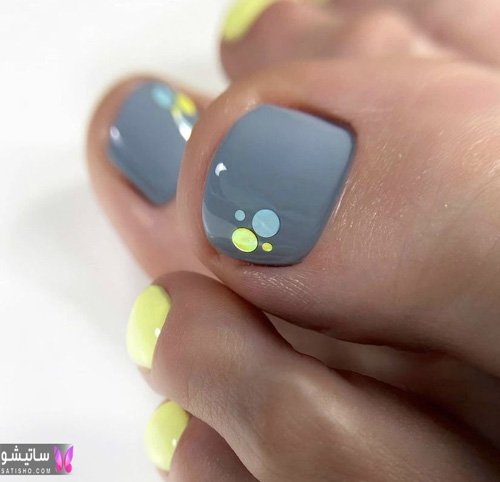 طراحی ناخن پا ساده و شیک قرمز