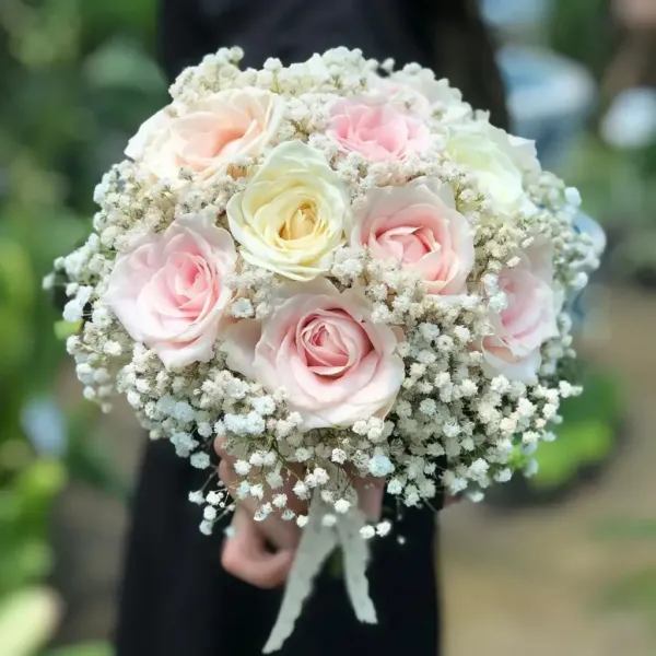  دسته گل عروس با گل عروس