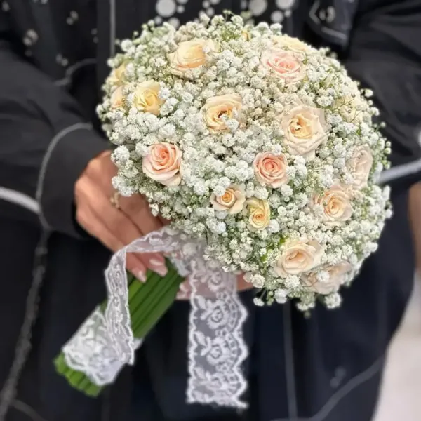  دسته گل عروس با گل عروس