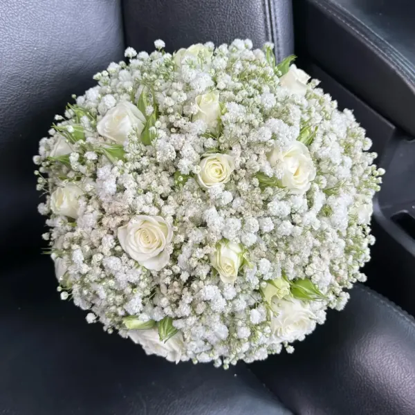  دسته گل عروس با گل عروس