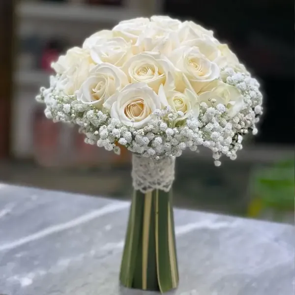  دسته گل عروس با گل عروس
