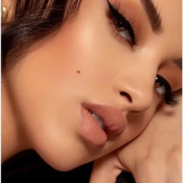  عکس مدل آرایش لب قلوه ای جذاب