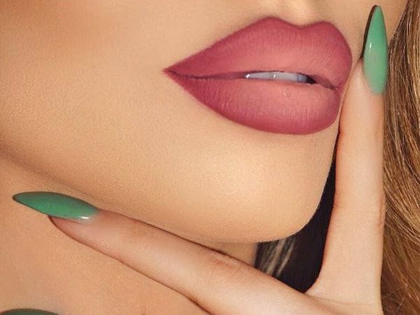  عکس آرایش لب شیک و جذاب