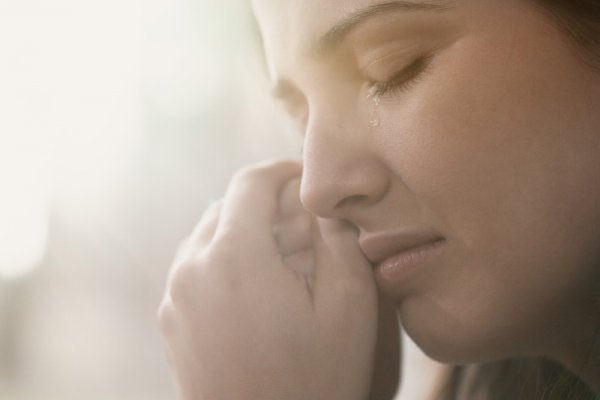  عکس غمگین گریه کردن و اشک ریختن دختر