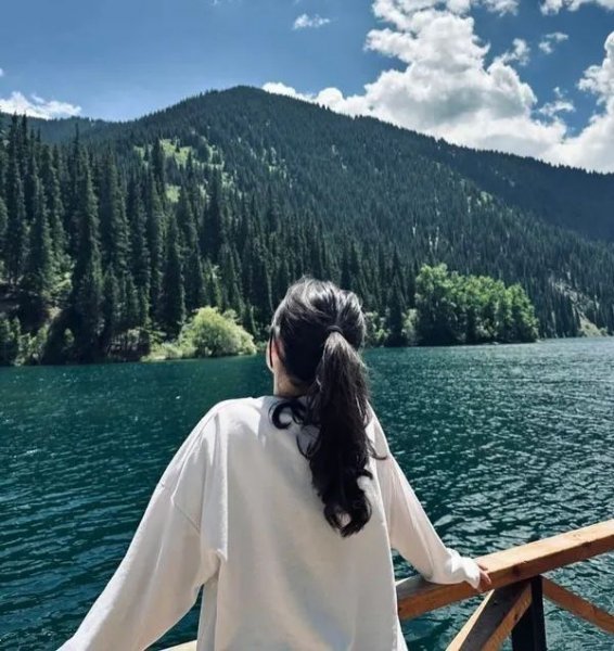  عکس شیک و لاکچری برای پروفایل ۱۴۰۵ جدید