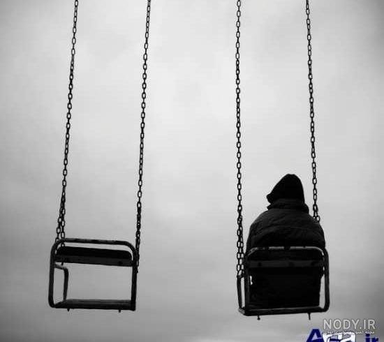 عکس تنهایی کنار پنجره