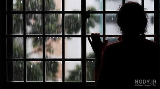 عکس تنهایی کنار پنجره