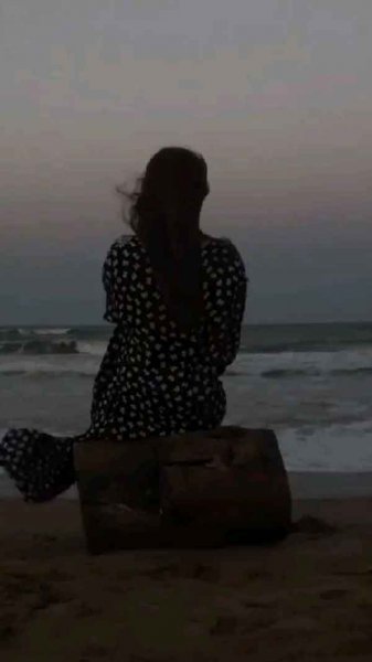  عکس پروفایل بدون چهره از پشت دخترانه