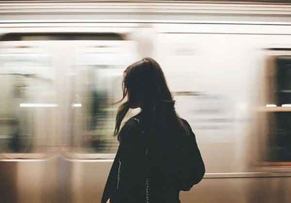  عکس پروفایل بدون چهره از پشت دخترانه