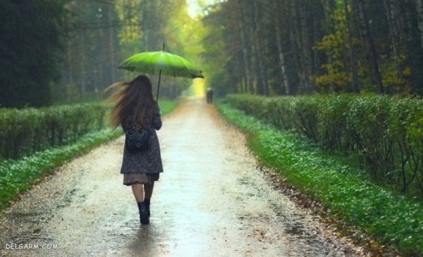  عکس دختر تنها در باران برای پروفایل