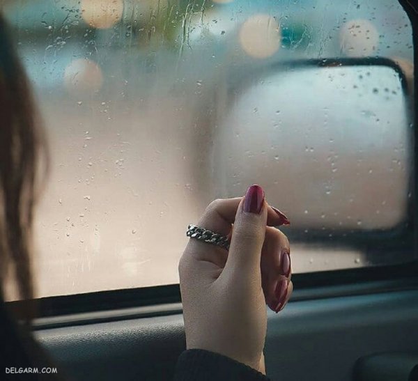  عکس دختر تنها در باران برای پروفایل