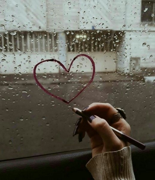  عکس دختر تنها در باران برای پروفایل