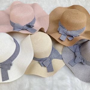  عکس کلاه ساحلی لبه بلند