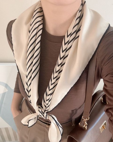 عکس دستمال گردن زنانه ساتن