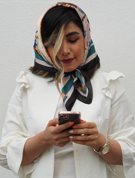 عکس مینی اسکارف ساتن