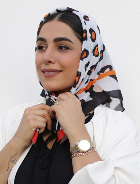 عکس مینی اسکارف ساتن
