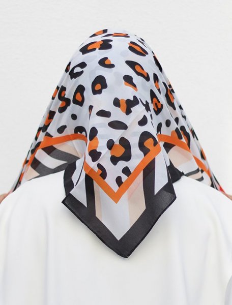عکس مینی اسکارف ساتن