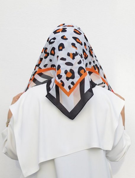 عکس مینی اسکارف ساتن